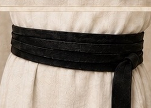 Single-Strip Suede Wrap